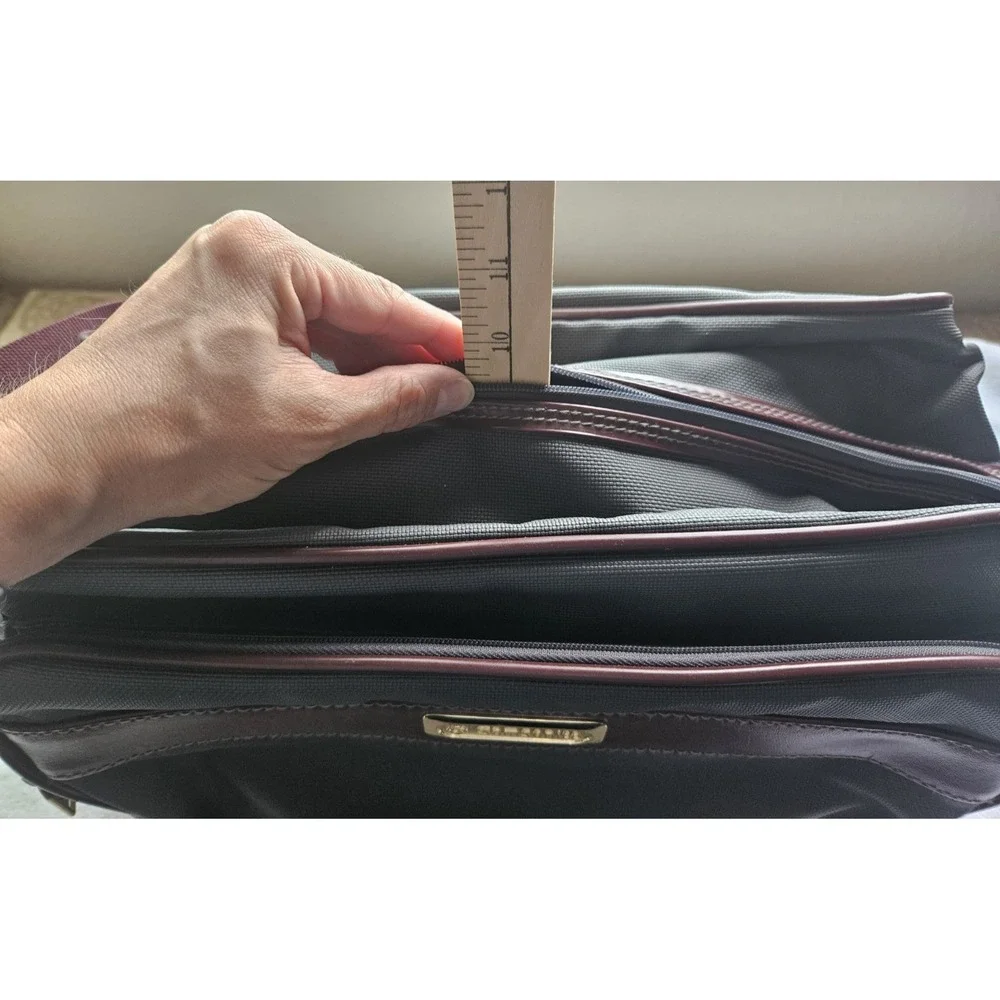 Vintage Samsonite Series 2100 Carry-On Travel Bag Gray Burgundy Shoulder Strap
